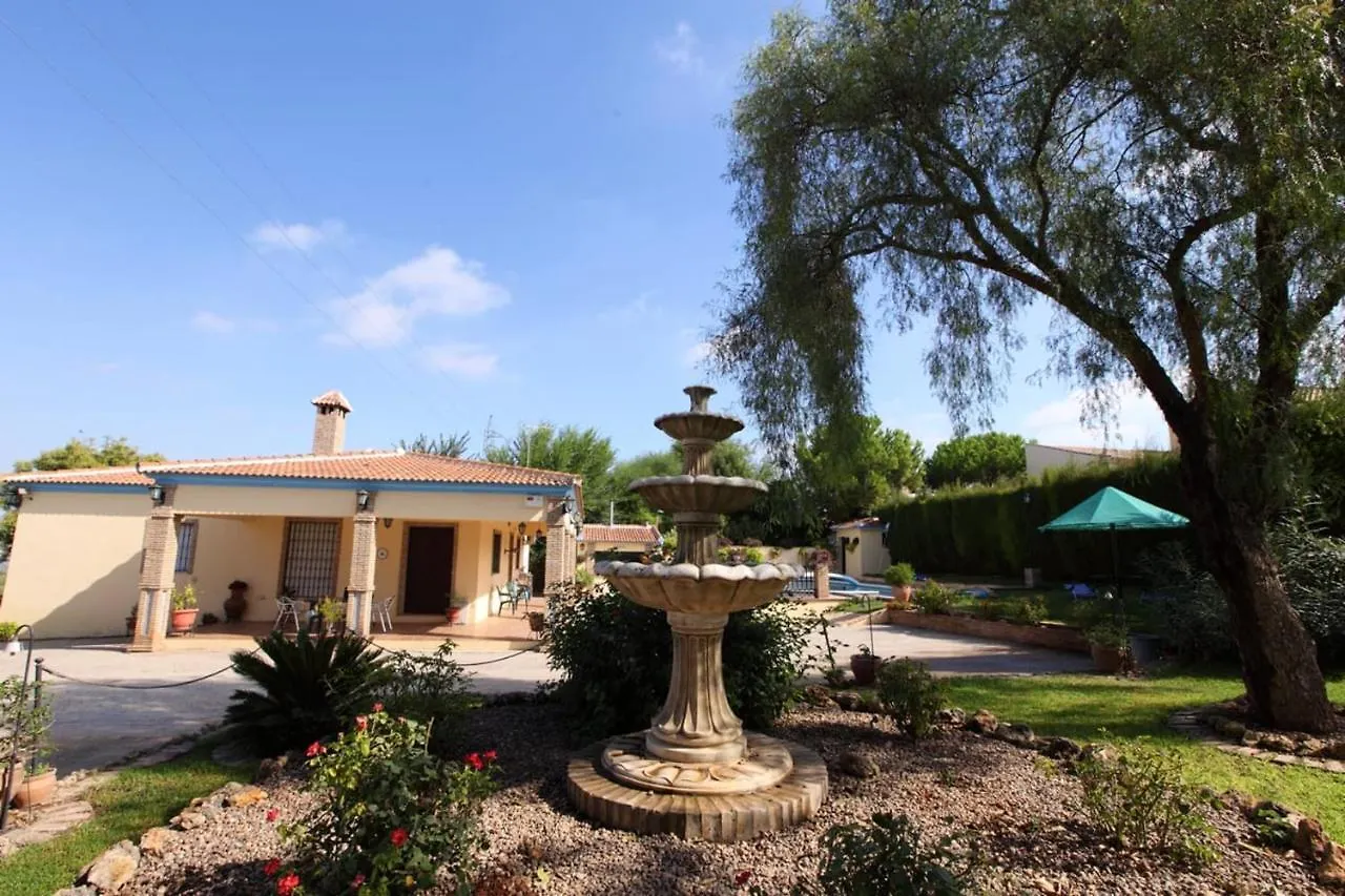 Spacious Villa With Pool In Sanlúcar la Mayor ספרד