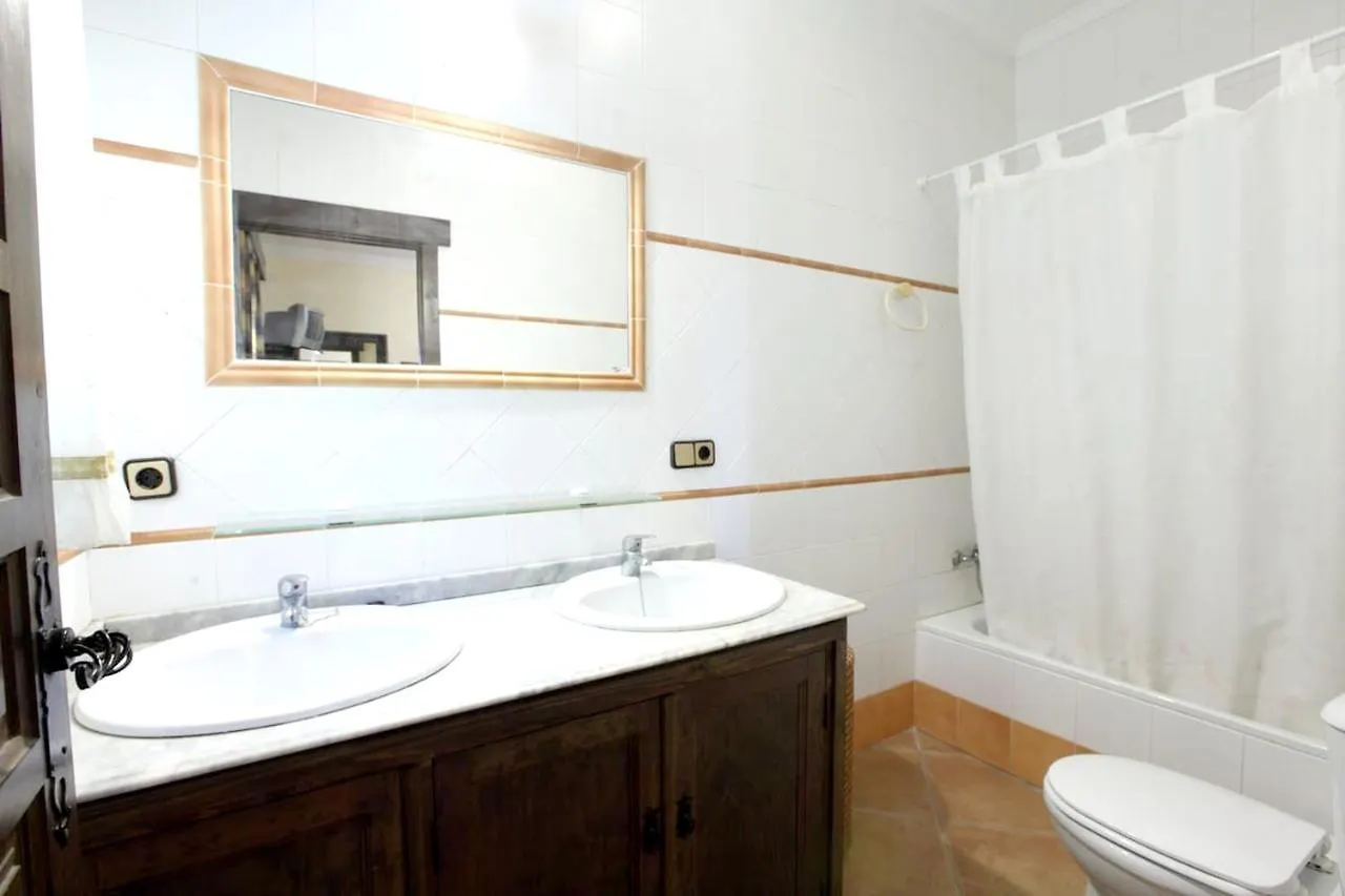 Spacious Villa With Pool In Sanlúcar la Mayor