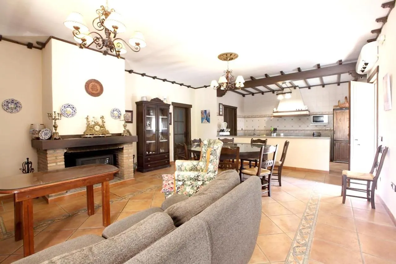 Spacious Villa With Pool In Sanlúcar la Mayor ספרד
