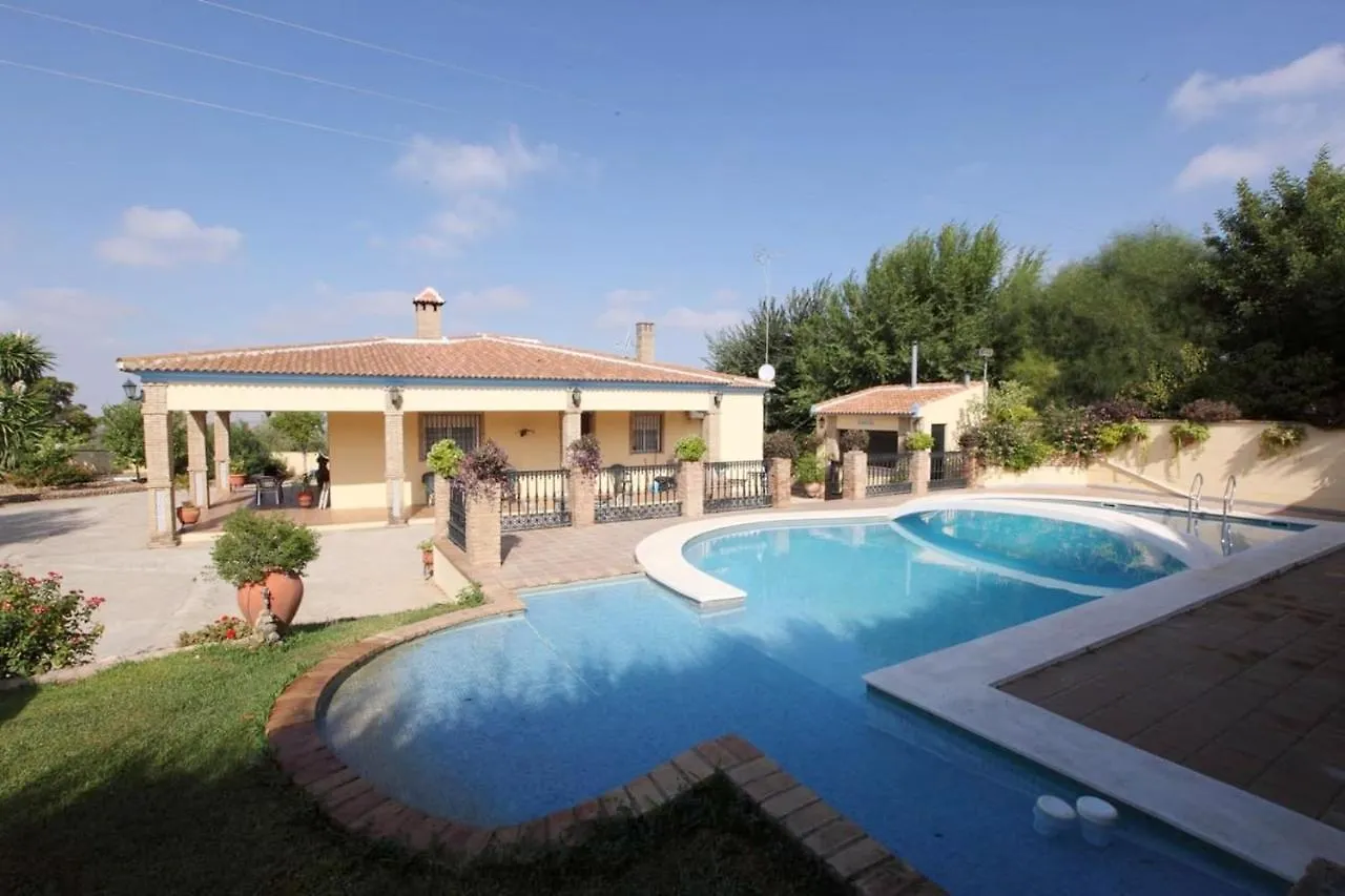 Spacious Villa With Pool In Sanlúcar la Mayor